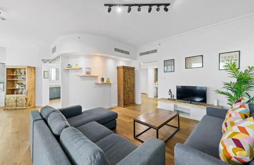 Jumeirah Lake Towers Apartment | Exceptional 2BR in JLT