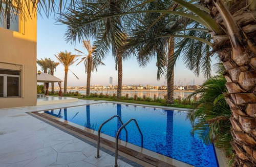 Palm Jumeirah Villa | Exclusive Villa w/Private Pool, Garden & Beach