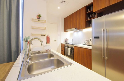 Jumeira 1 Apartment | Extraordinary Apartment in Le Pont 1