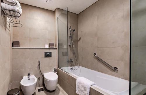Dubai Media City Apartment | Fabulous 2BR Apartment with Palm View in Media City