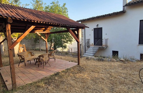 Castelvecchio Subequo Villa | Fabulous Abruzzo Villa Sirente view