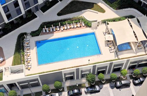 Dubai Apartment | FAM Living - 3BR Creekside Escape in Creek Rise Tower 2