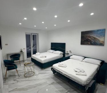 Secondigliano House | Familia