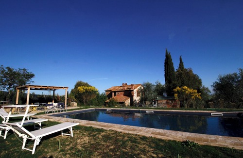 San Quirico d'Orcia House | Farmhouse in San Quirico d'Orcia with swimming pool