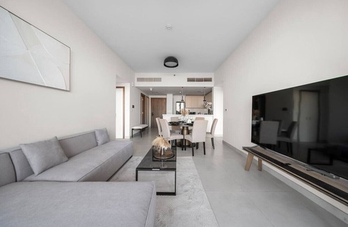 Bur Dubai Apartment | FIRST CLASS | 2BR | Panoramic Views of Dubai Frame