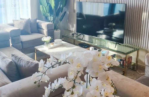 Downtown Dubai Apartment | FIRST CLASS | 2BR | Dubai Skyline & Sea view