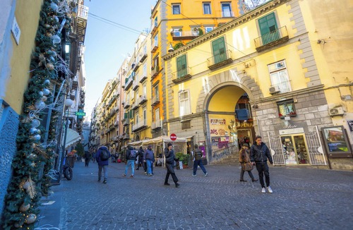 Vomero Bed & Breakfast | Follaky Secret Garden - Naples, Chiaia