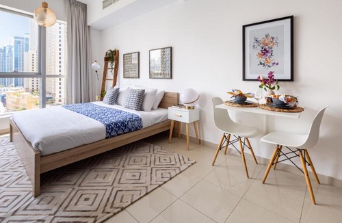 Dubai Marina Apartment | Frank Porter - Bay Central