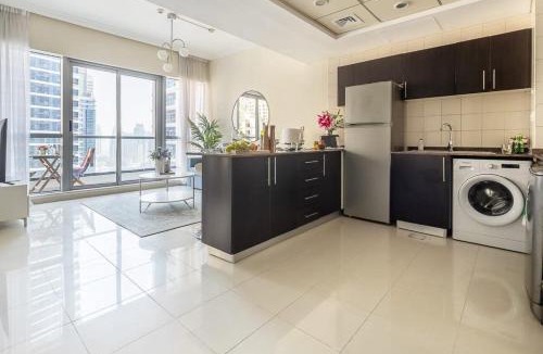 Dubai Marina Apartment | Frank Porter - Bay Central