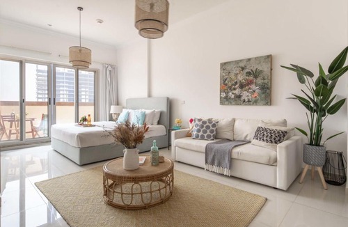Dubai Sports City Apartment | Frank Porter - Canal Residence