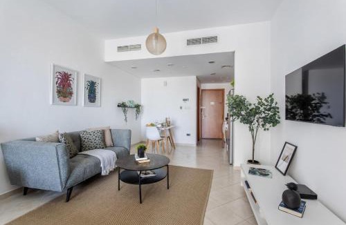 Dubai Production City Apartment | Frank Porter - Damac Crescent A