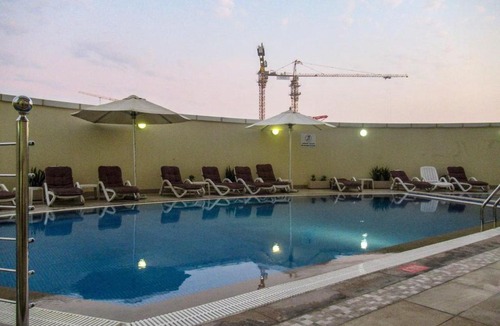 Jumeirah Lake Towers Apartment | Frank Porter - Goldcrest Executive