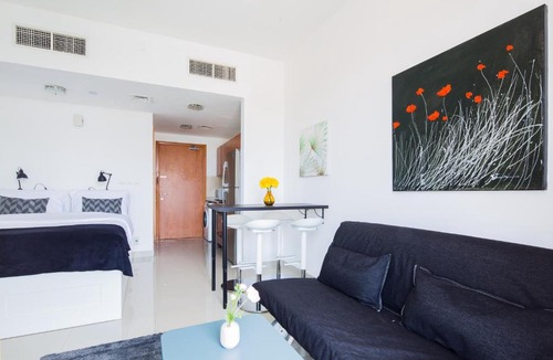 Dubai Production City Apartment | Frank Porter - Lakeside