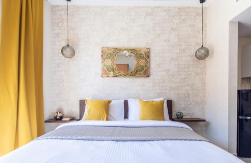 Dubai Production City Apartment | Frank Porter - Lakeside