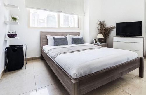 Dubai Marina Apartment | Frank Porter - Yacht Bay