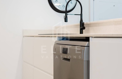 The Greens Apartment | Fully Furnished 1BR Apartment with Stunning Interior