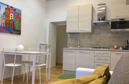 Montecalvario Apartment | "G&G Pignasecca" house in the heart of central Naples