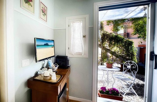 Olbia City Centre Apartment | Garden Room Casa Satta Olbia City Center