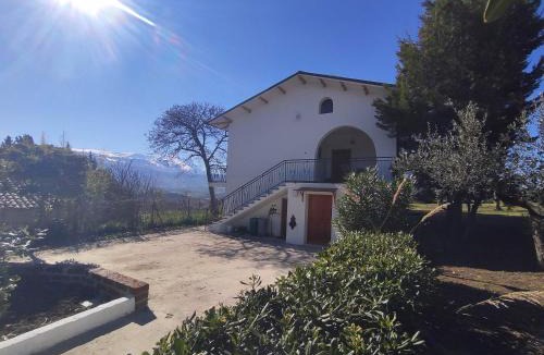 Alanno House | GArt House Holiday Home