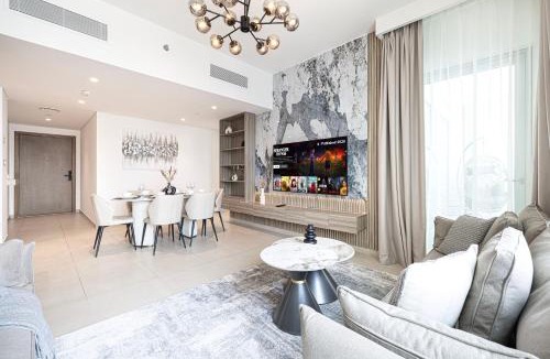 Bur Dubai Apartment | Glorious Burj Khalifa and Fountain views