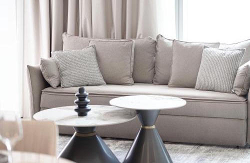 Bur Dubai Apartment | Glorious Burj Khalifa and Fountain views