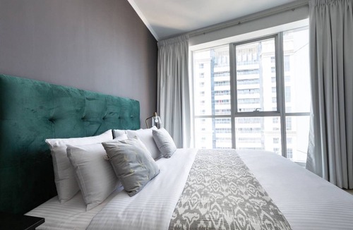 Dubai Marina Apartment | Grand 3BR in Dubai Marina's Majestic Skyscraper!