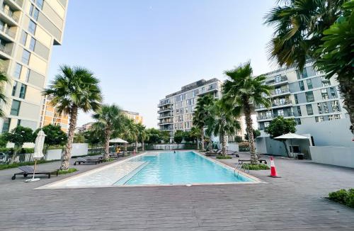 Dubai Apartment | Green community - Tennis, streetball - 15 mins sea