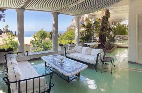 Marina Piccola Villa | Green Coral - 1950's Luxury Villa