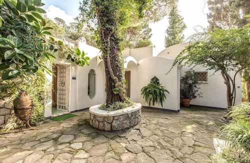 Marina Piccola Villa | Green Coral - 1950's Luxury Villa