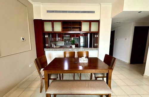The Greens Apartment | Greens & Views I Spectacular Lakes View I