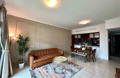 The Greens Apartment | Greens & Views I Spectacular Lakes View I