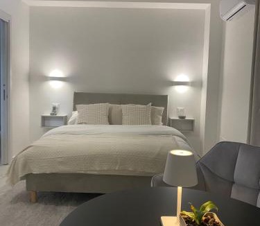 Santa Maria la Carita House | Grey Haven Apartments and Suites
