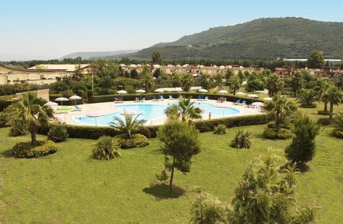 Vibo Valentia Apartment | Ground floor apartment close to beach exit and with swimming pool close by.