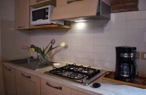 Villa Parigini Apartment | Guest House in Villa with pool, terrace, walks, 10 min. Siena, Chianti.