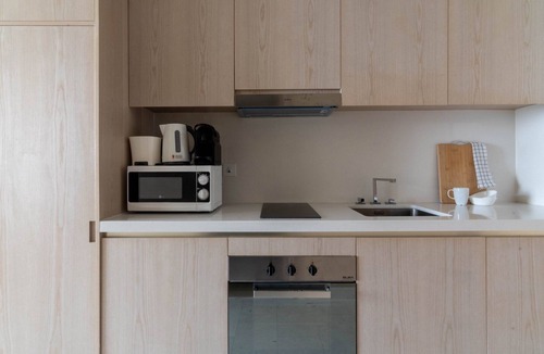 Palm Jumeirah Apartment | GuestReady - Bejeweled Studio at The Palm Tower
