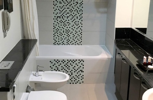 Al Barsha 1 Bed & Breakfast | High-End 1BR Apt. Near Mall of The Emirates
