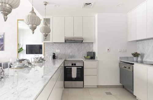 Umm Suqeim 3 Apartment | High-end 1BR with Pool Views in Madinat Jumeirah!