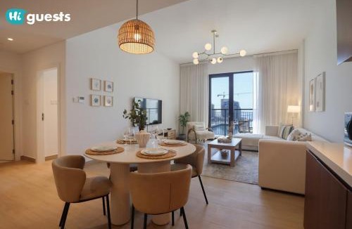 Dubai Apartment | HiGuests - Elegant 1BR Retreat with Sea View in La Rive