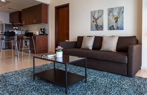 Jumeirah Lake Towers Apartment | HiGuests - Lake view