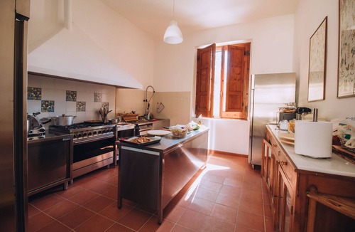 Bolognano House | Historic Baron's Estate in Amazing Abruzzo! Family-friendly. Pet-friendly.