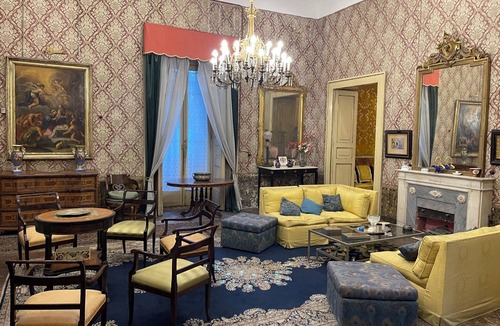 Rione Sanita Apartment | Historical Maison des Artistes in Aristocratic XVI Century Palace
