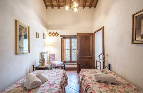 Castiglion Fibocchi Other | Holiday Apartment 'Trilocale Carlotta' with Pool, Garden & Wi-Fi