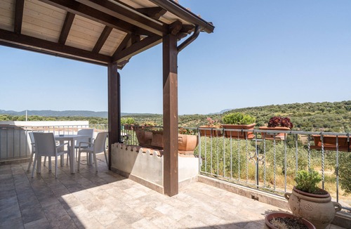 Dorgali House | Holiday Home 'Casa Stella' with Lake View, Wi-Fi and Air Conditioning