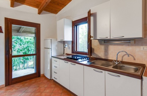Cropani Marina House | Holiday Home in Cropani Marina with Pool
