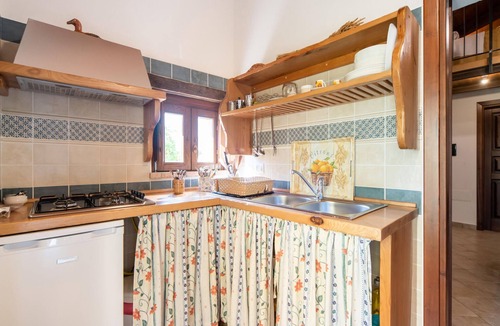 Stilo House | Holiday Home in Guardavalle near River