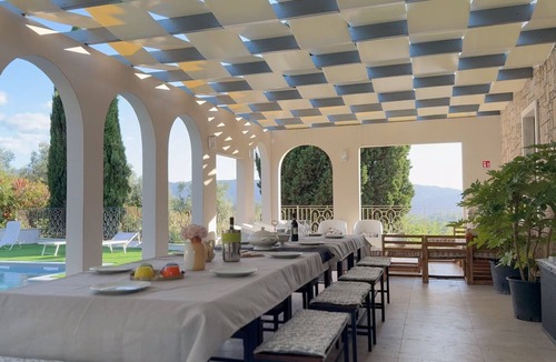 Stroncone House | Holiday Home 'In Villa Con Piscina' with Shared Pool, Wi-Fi and Air Conditioning