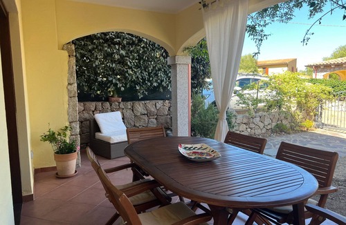 San Teodoro House | Holiday Home 'Nuragheddu' with Private Terrace, Private Garden and Air Conditioning