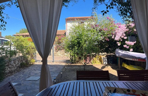San Teodoro House | Holiday Home 'Nuragheddu' with Private Terrace, Private Garden and Air Conditioning