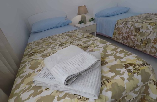 Contrada Difesa II VV House | Holiday home with pool area, air conditioning, internet access and washing machine