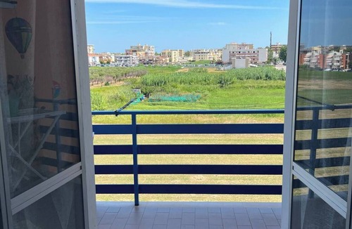 Lido di Campomarino Apartment | Holiday in Campomarino: 2 bedrooms, Wi-Fi, 1 parking space, residence near the sea